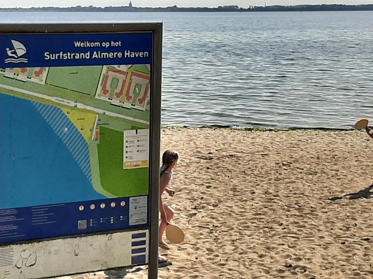 Aan De Kerkgracht Appartamento Almere Esterno foto