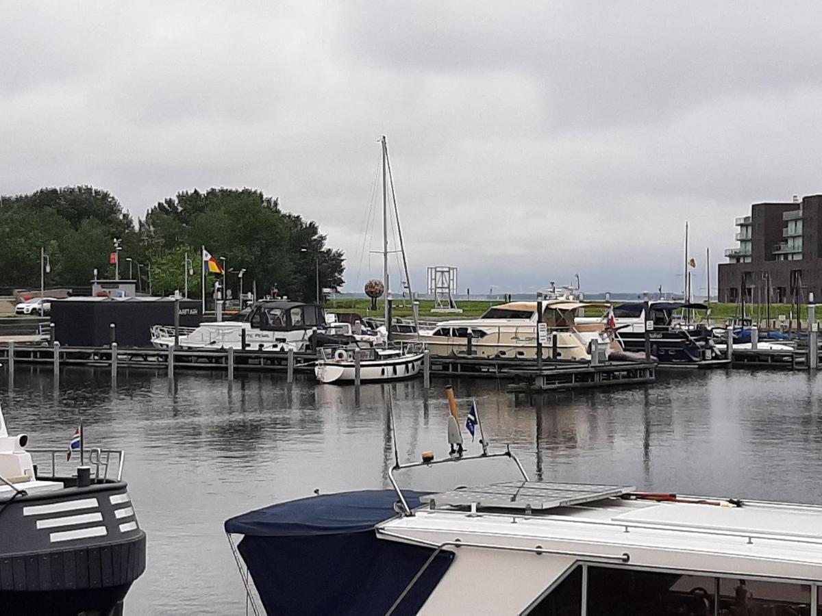 Aan De Kerkgracht Appartamento Almere Esterno foto